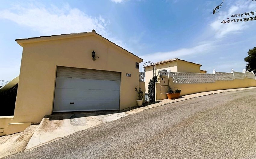 Resale - Villa -
Las Ramblas Golf - Inland