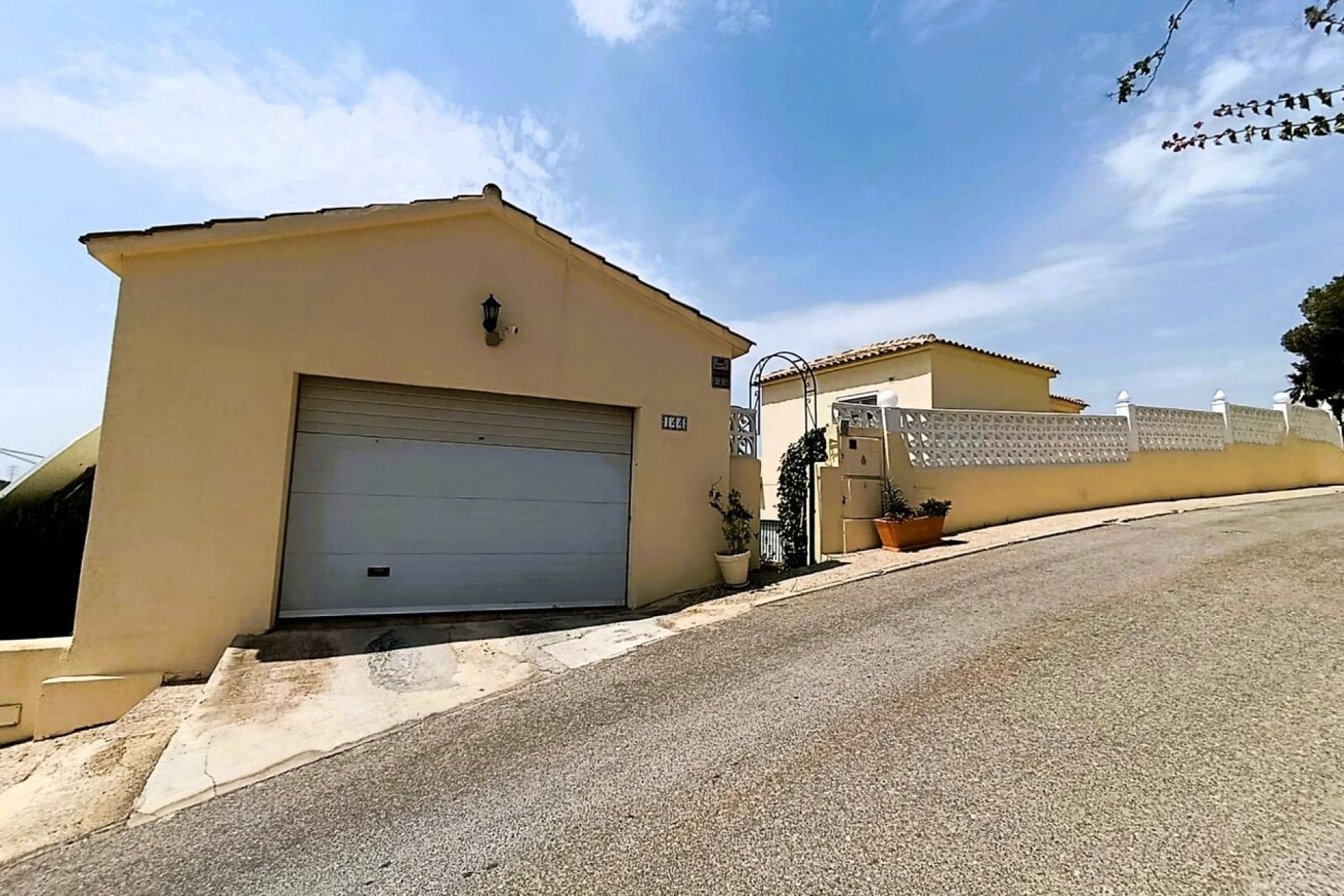Resale - Villa -
Las Ramblas Golf - Inland