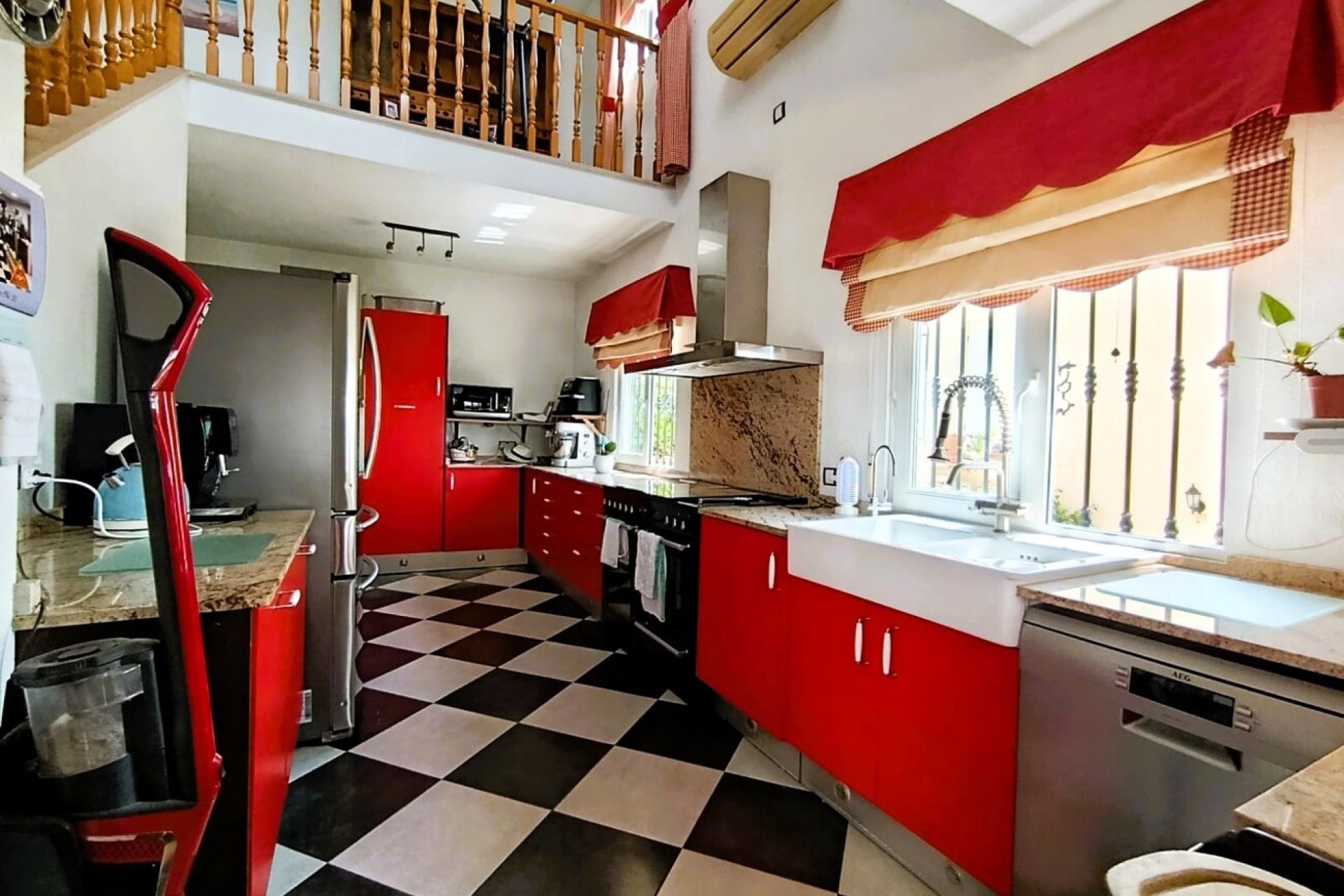 Resale - Villa -
Las Ramblas Golf - Inland