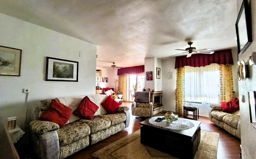 Resale - Villa -
Las Ramblas Golf - Inland