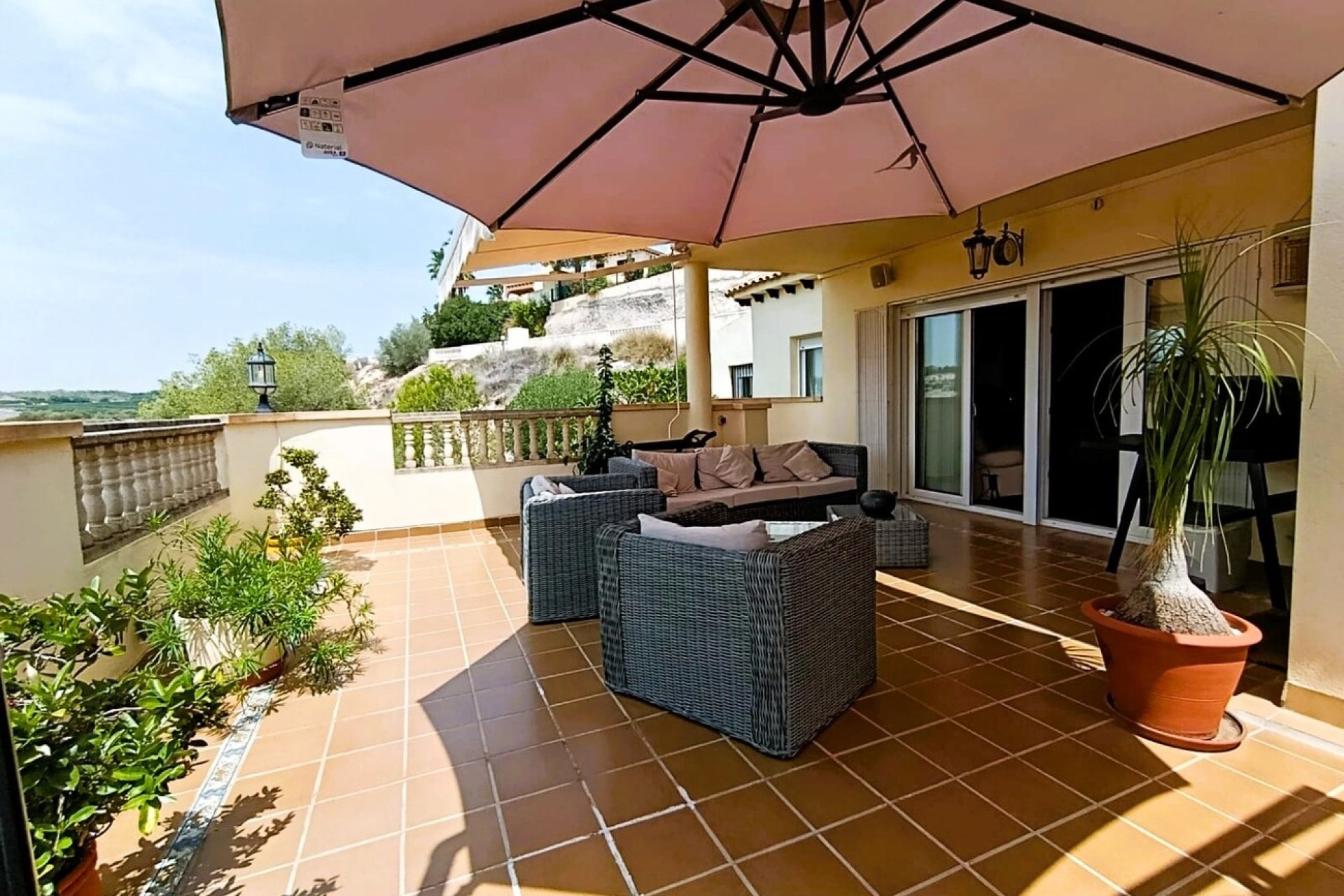 Resale - Villa -
Las Ramblas Golf - Inland