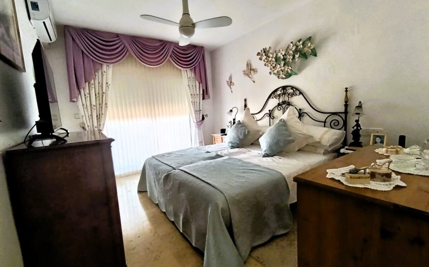 Resale - Villa -
Las Ramblas Golf - Inland
