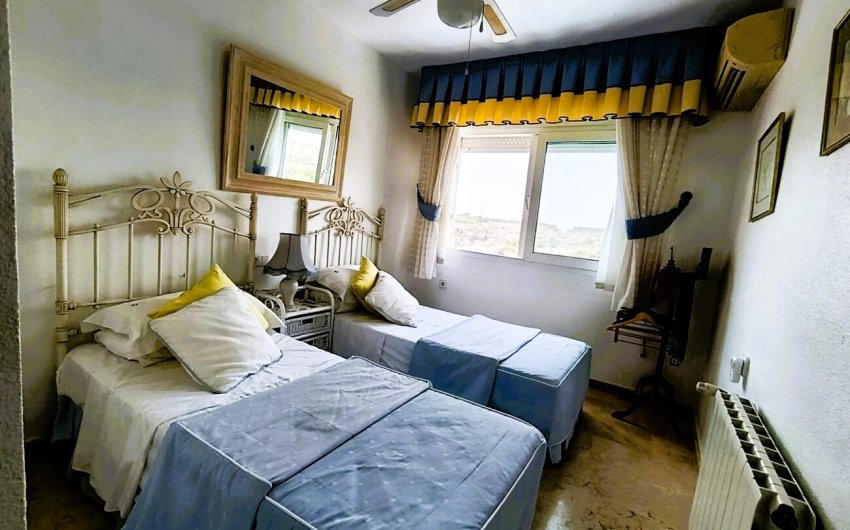 Resale - Villa -
Las Ramblas Golf - Inland