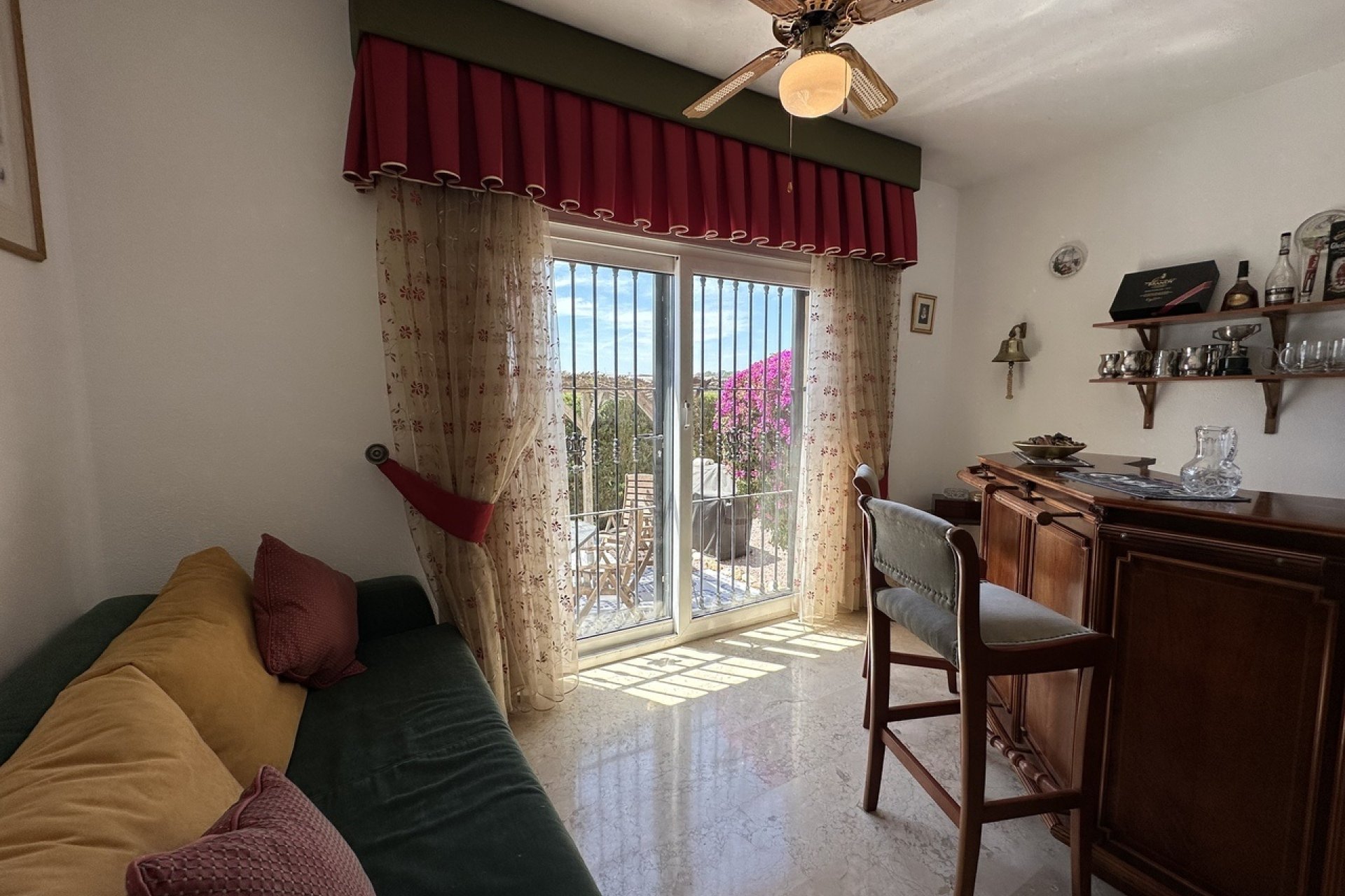 Resale - Villa -
Las Ramblas Golf - Inland