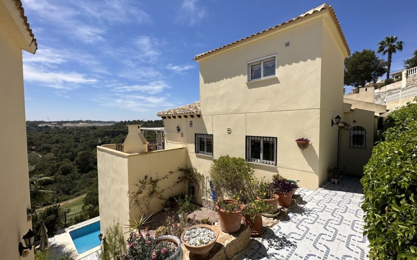 Resale - Villa -
Las Ramblas Golf - Inland