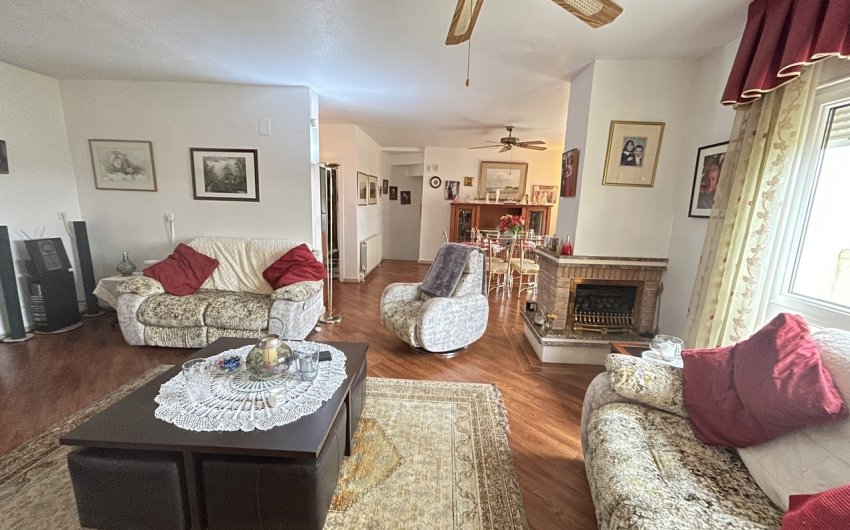 Resale - Villa -
Las Ramblas Golf - Inland