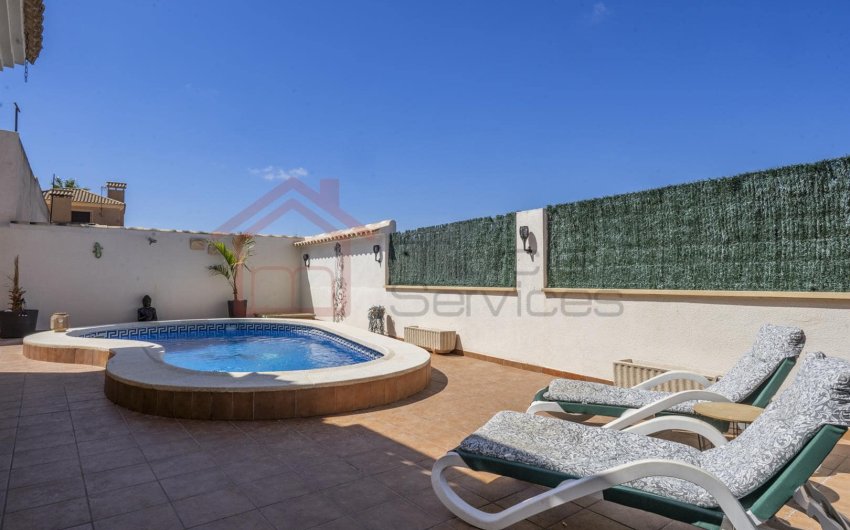Resale - Villa -
Lomas del Rame