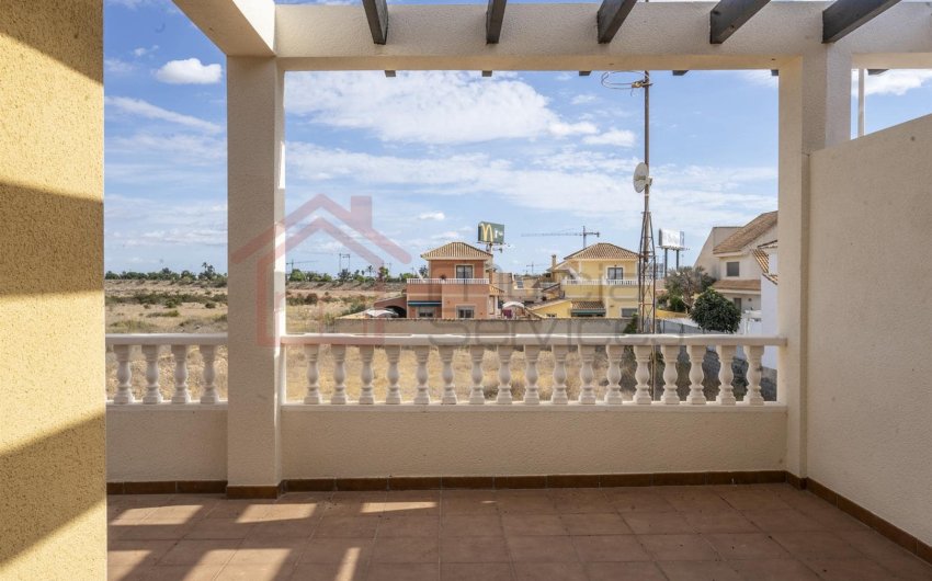 Resale - Villa -
Lomas del Rame