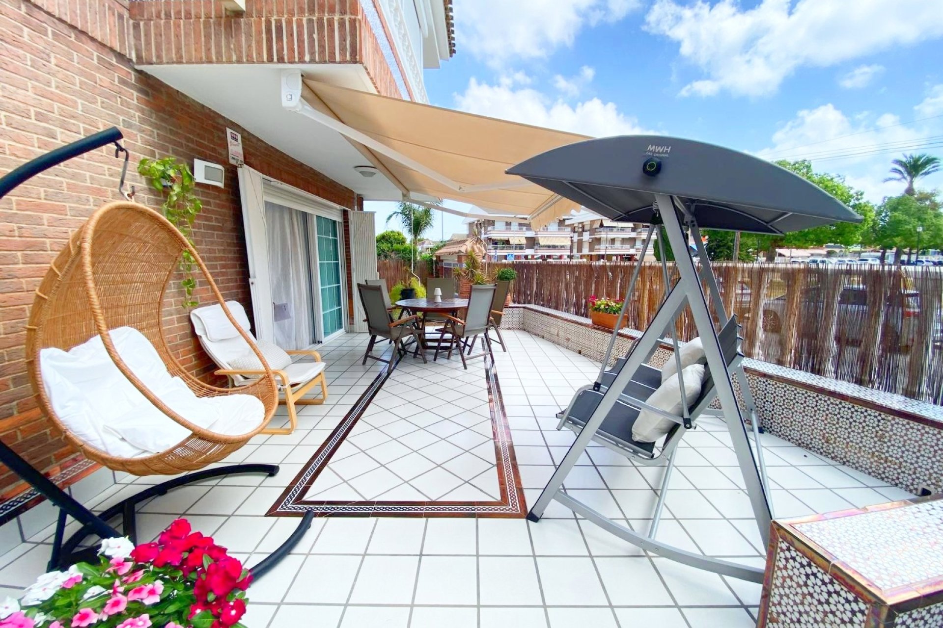 Resale - Villa -
Los Alcazares