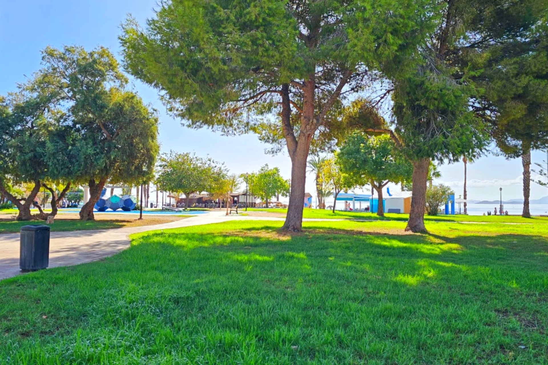 Resale - Villa -
Los Alcazares