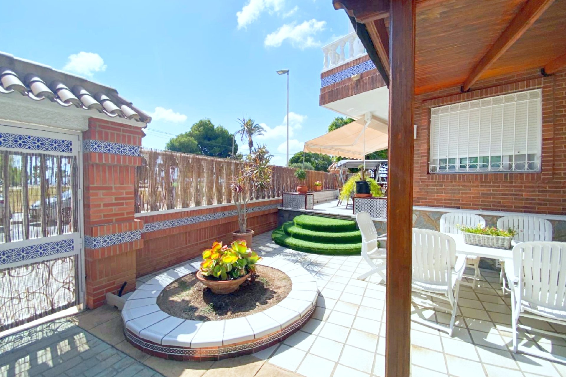 Resale - Villa -
Los Alcazares