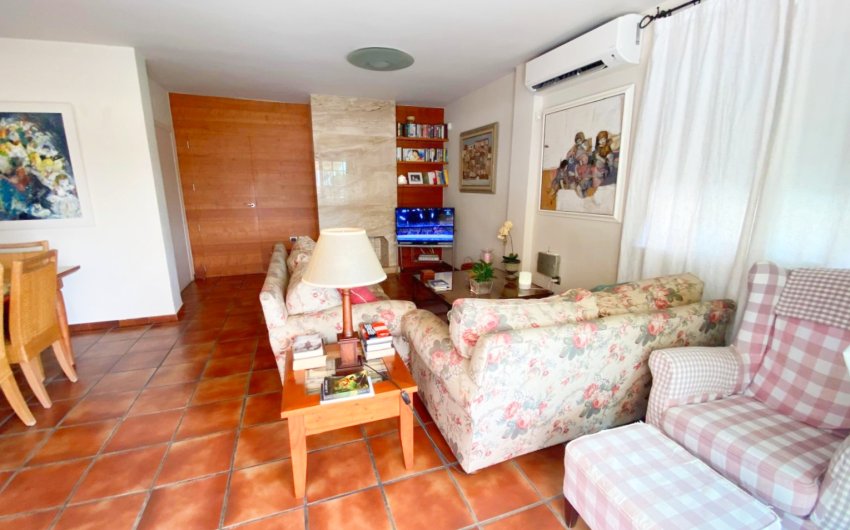 Resale - Villa -
Los Alcazares