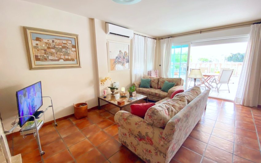 Resale - Villa -
Los Alcazares