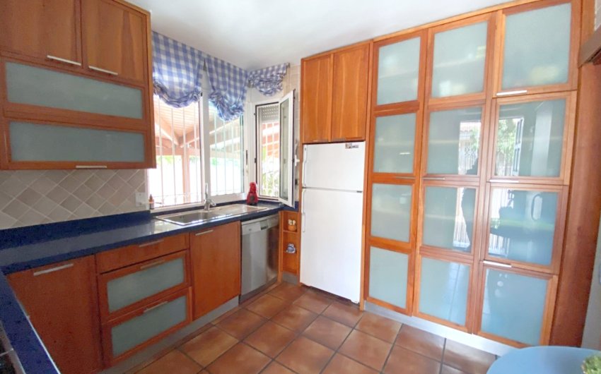 Resale - Villa -
Los Alcazares