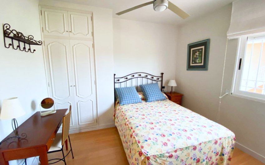 Resale - Villa -
Los Alcazares