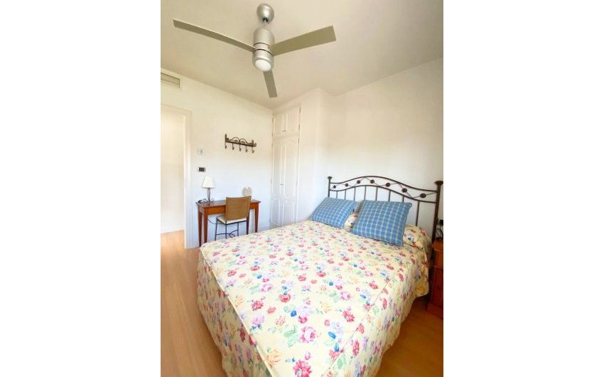 Resale - Villa -
Los Alcazares