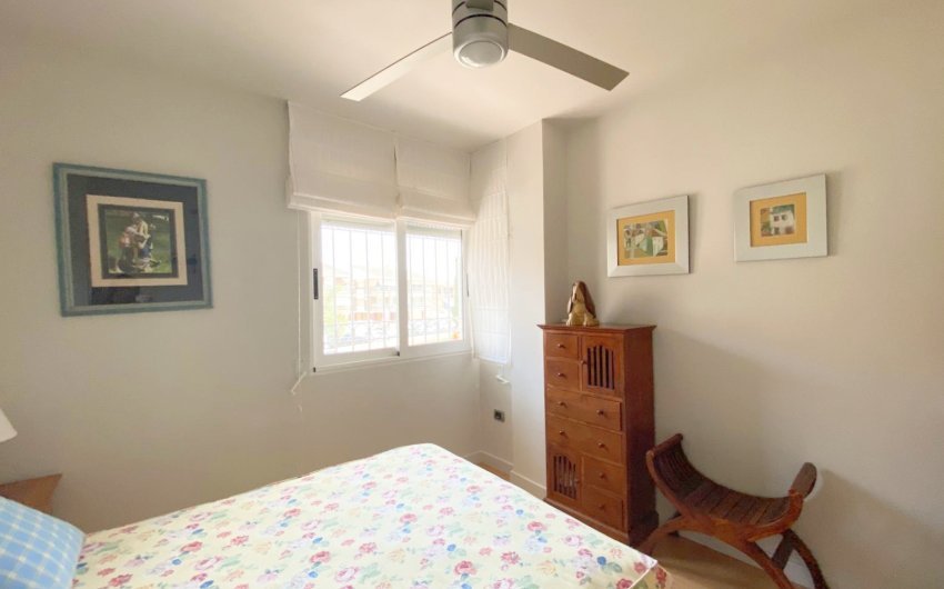 Resale - Villa -
Los Alcazares