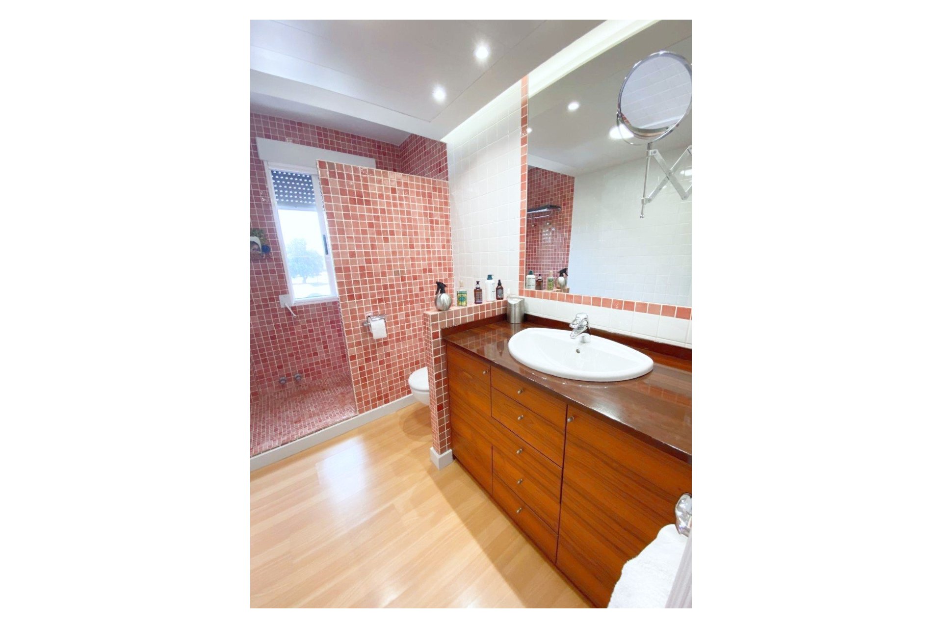 Resale - Villa -
Los Alcazares