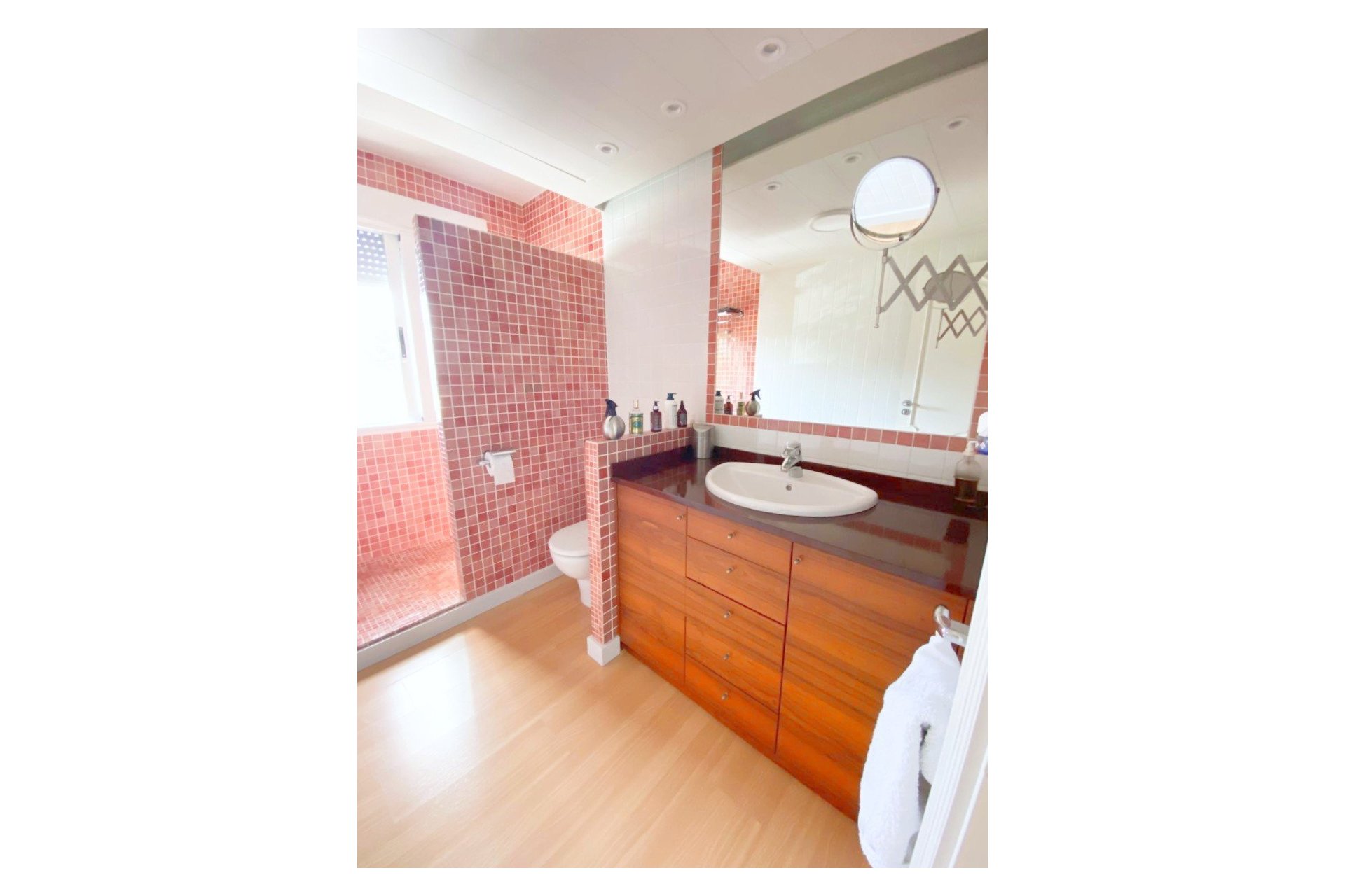 Resale - Villa -
Los Alcazares