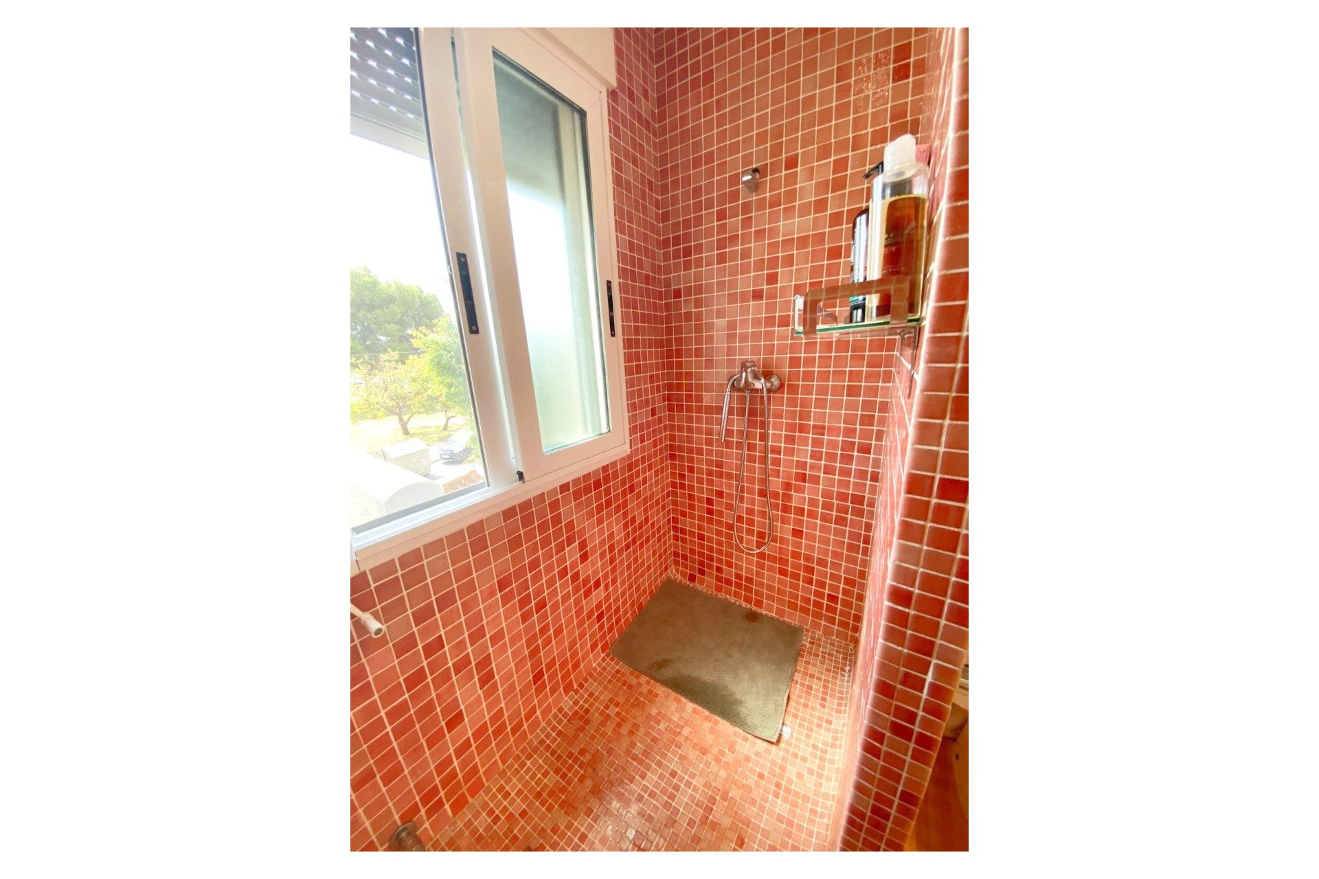 Resale - Villa -
Los Alcazares