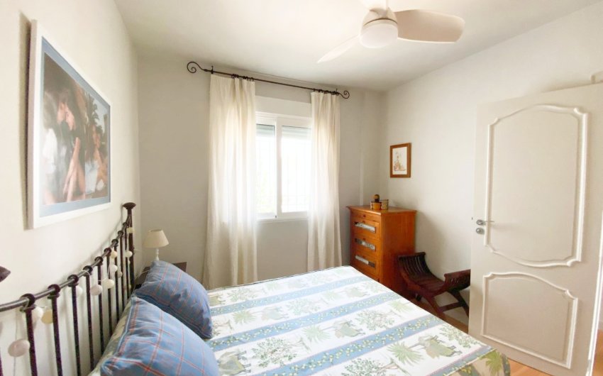 Resale - Villa -
Los Alcazares