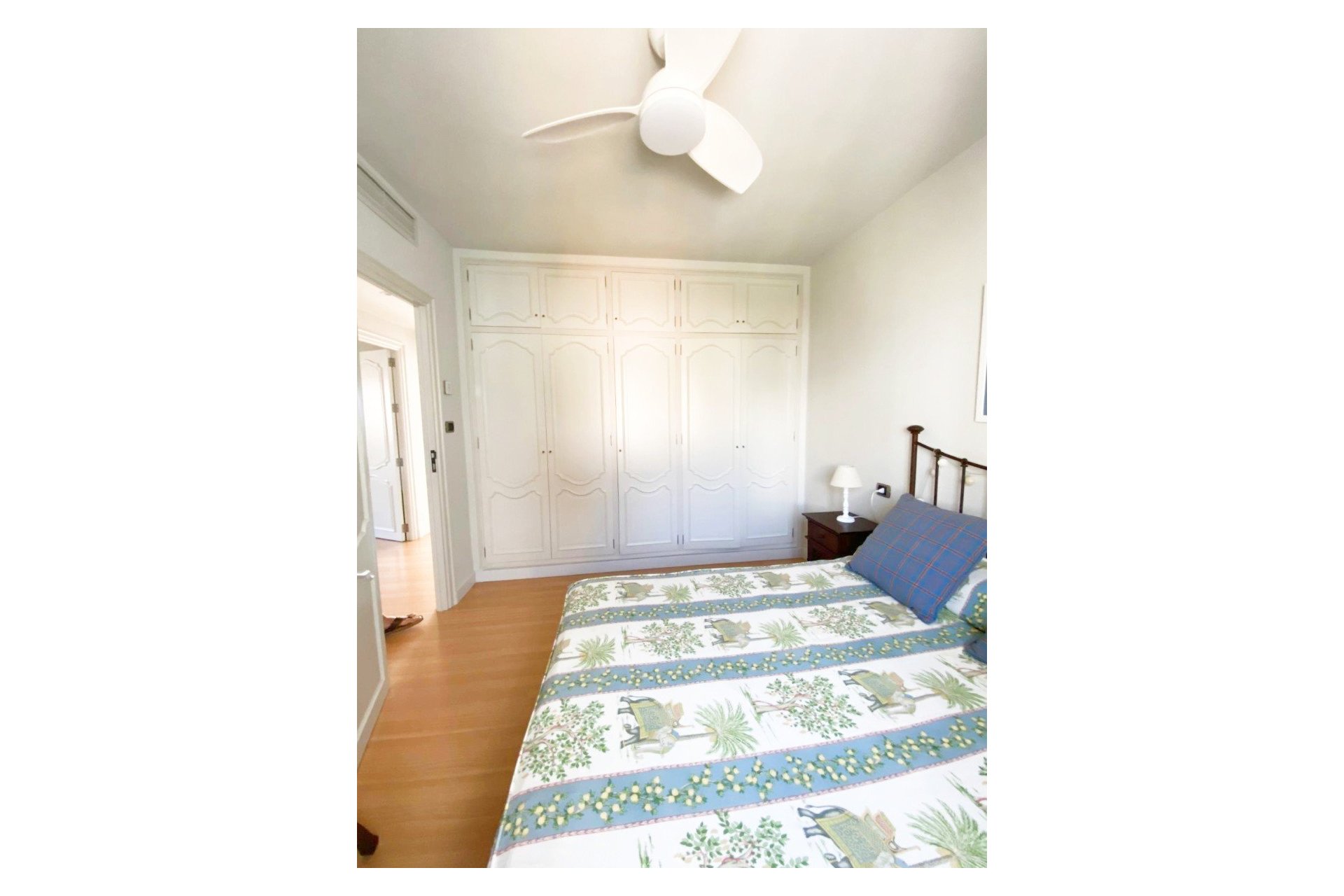 Resale - Villa -
Los Alcazares