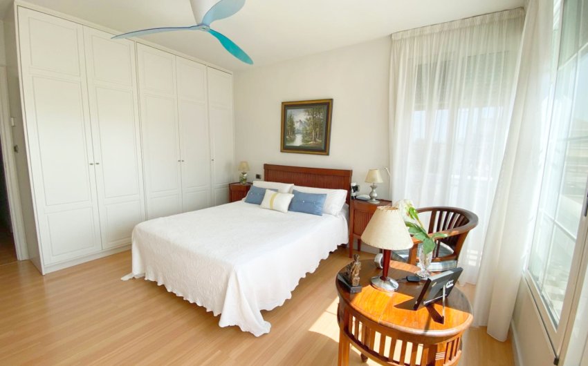 Resale - Villa -
Los Alcazares