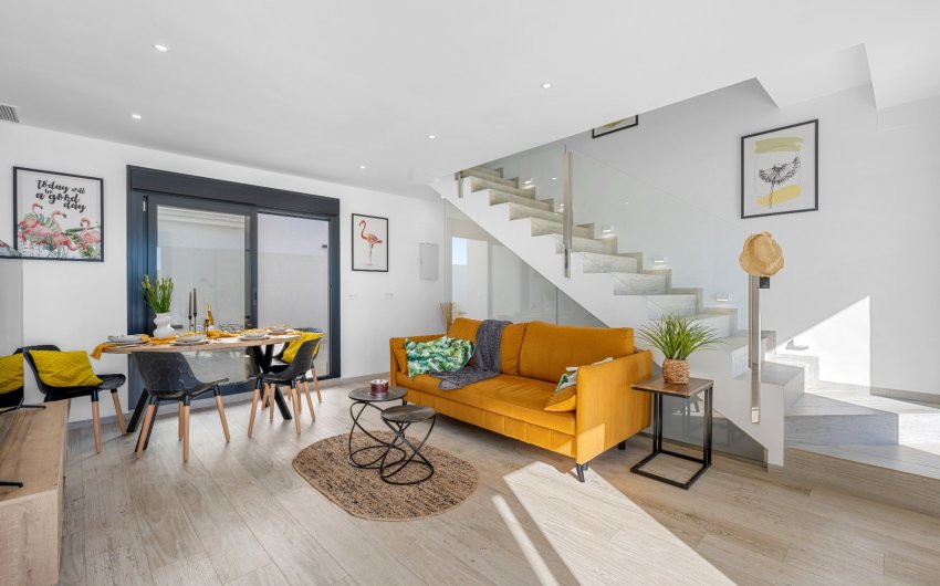 Resale - Villa -
Los Alcazares