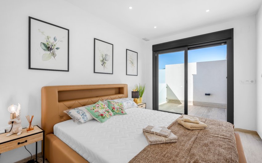 Resale - Villa -
Los Alcazares