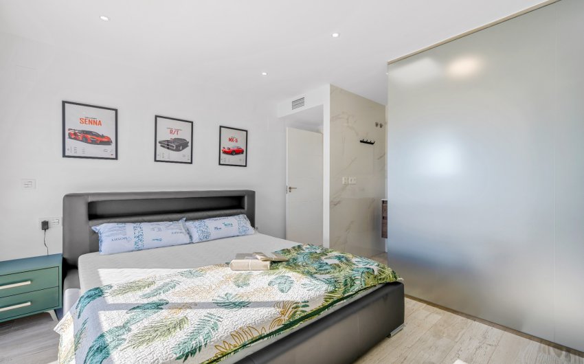 Resale - Villa -
Los Alcazares