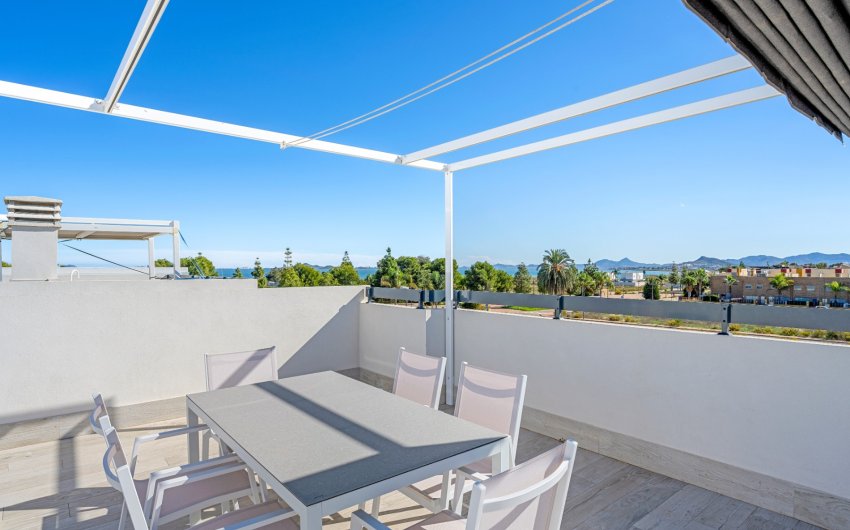 Resale - Villa -
Los Alcazares