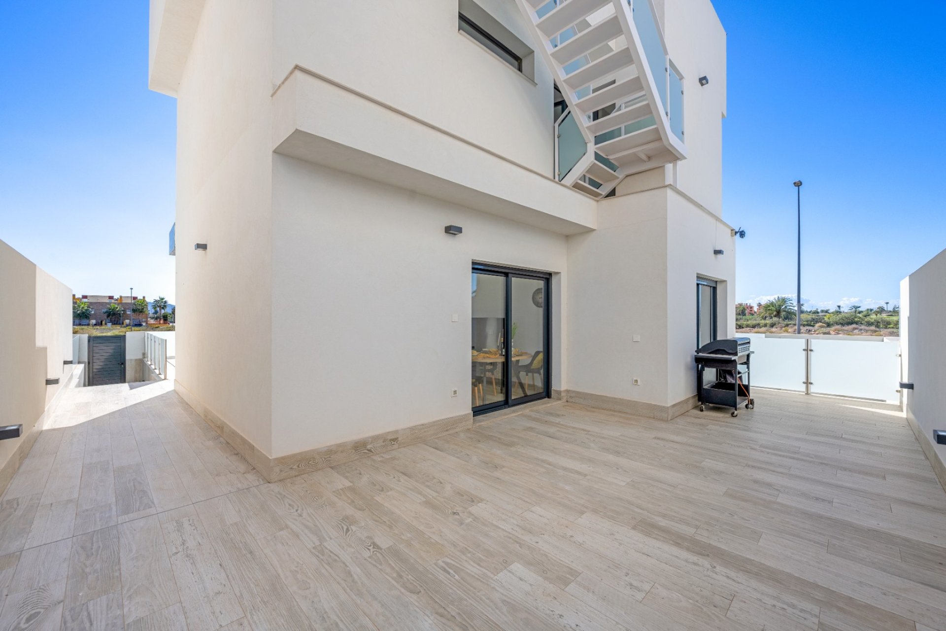 Resale - Villa -
Los Alcazares