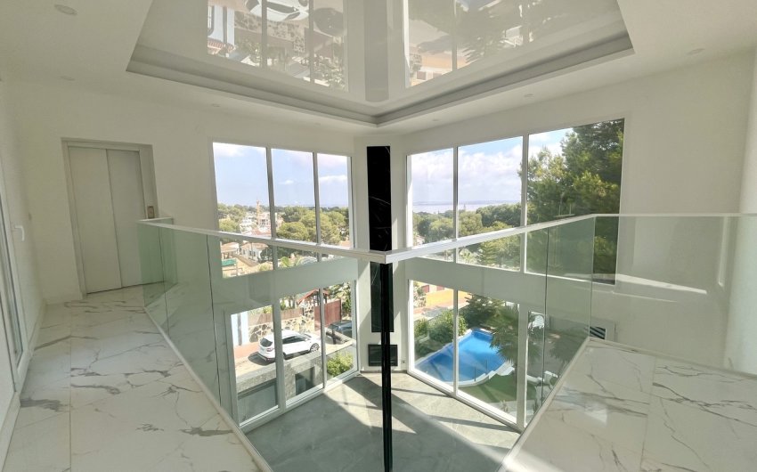 Resale - Villa -
Los Balcones - Costa Blanca