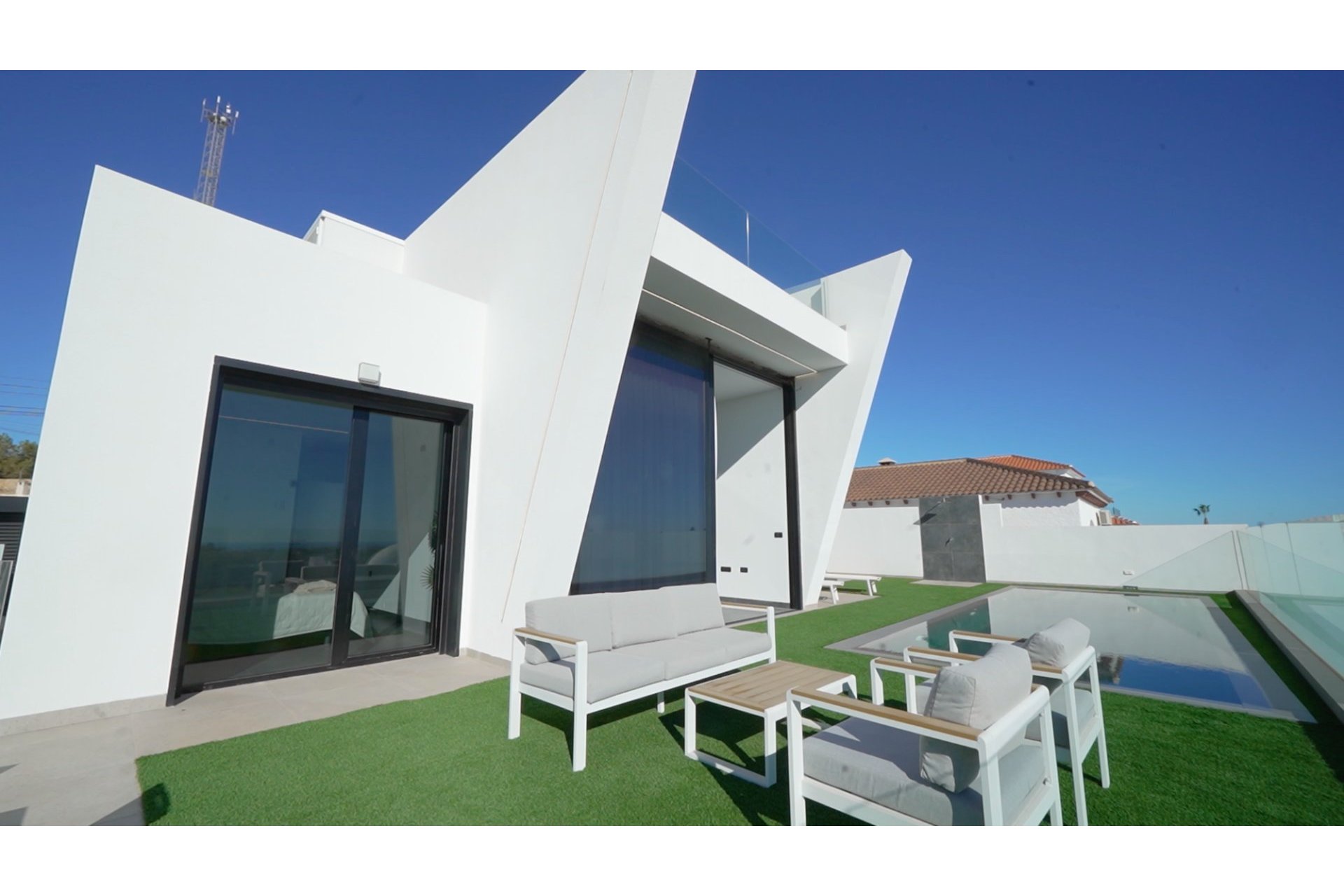 Resale - Villa -
Los Balcones - Los Altos
