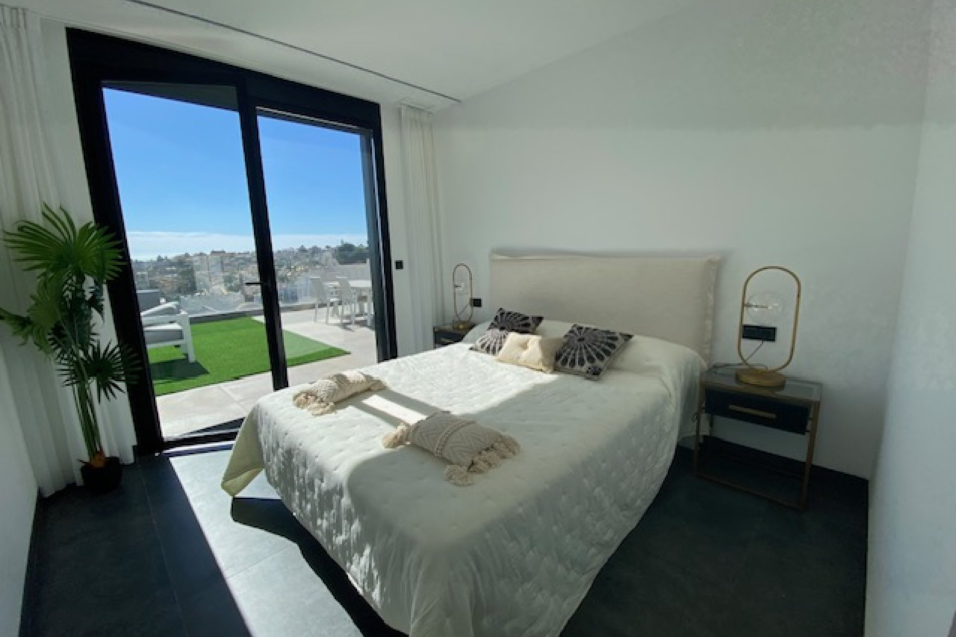 Resale - Villa -
Los Balcones - Los Altos