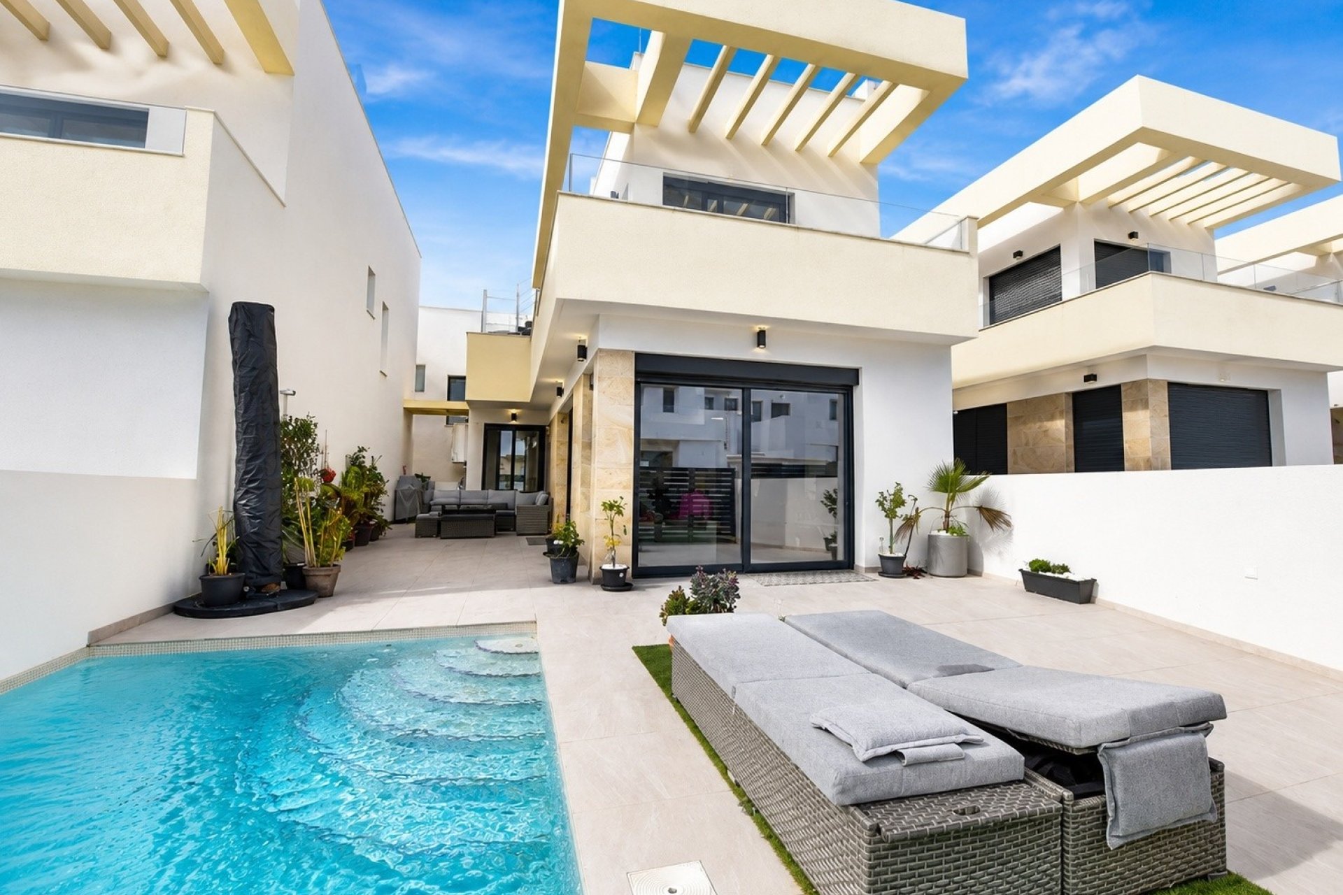 Resale - Villa -
Los Montesinos - Costa Blanca