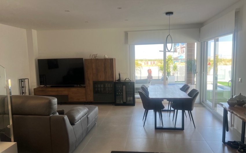 Resale - Villa -
Los Montesinos - Costa Blanca