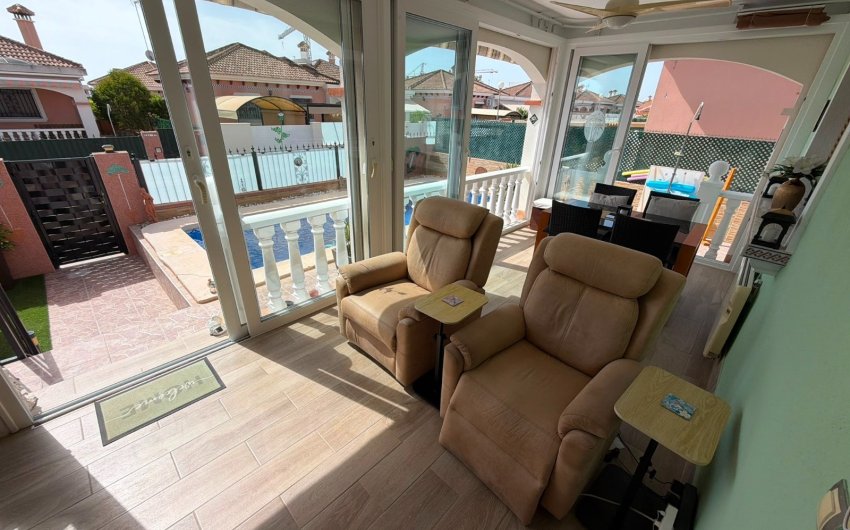 Resale - Villa -
Los Montesinos - La Herrada