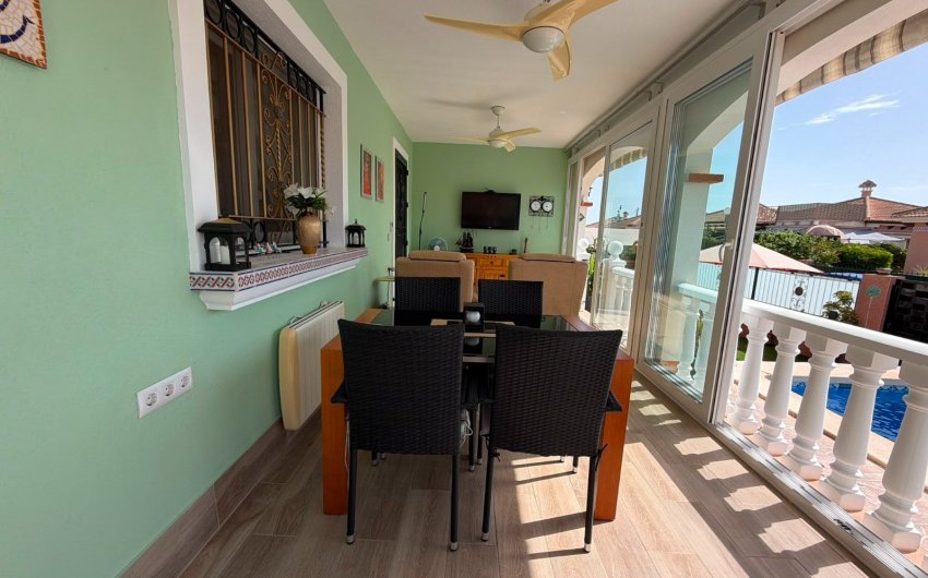 Resale - Villa -
Los Montesinos - La Herrada