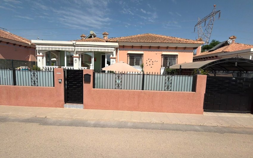 Resale - Villa -
Los Montesinos - La Herrada