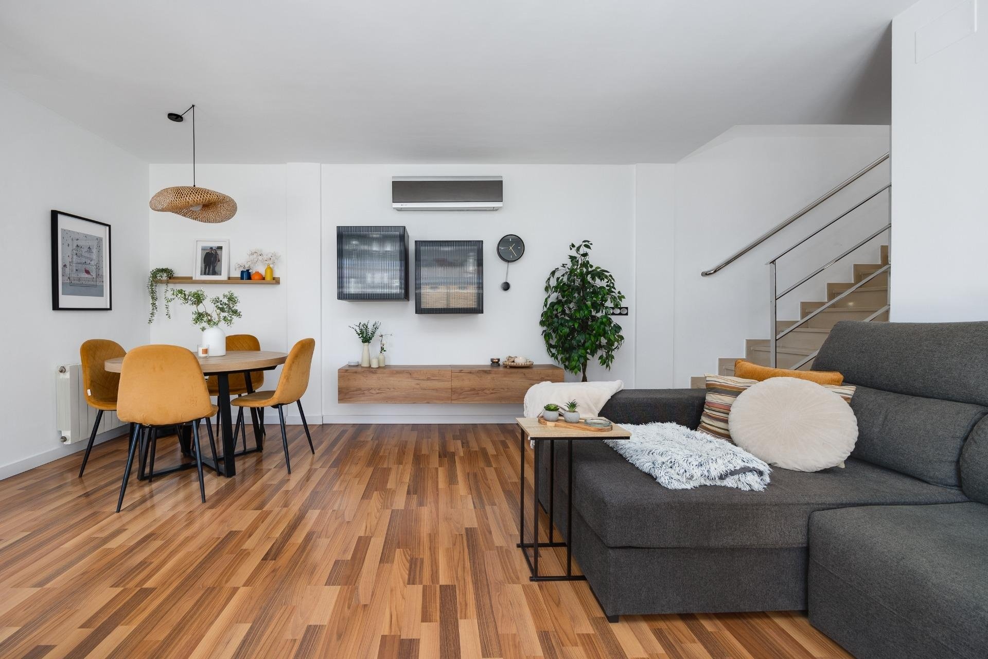 Resale - Villa -
Los Montesinos - La Herrada