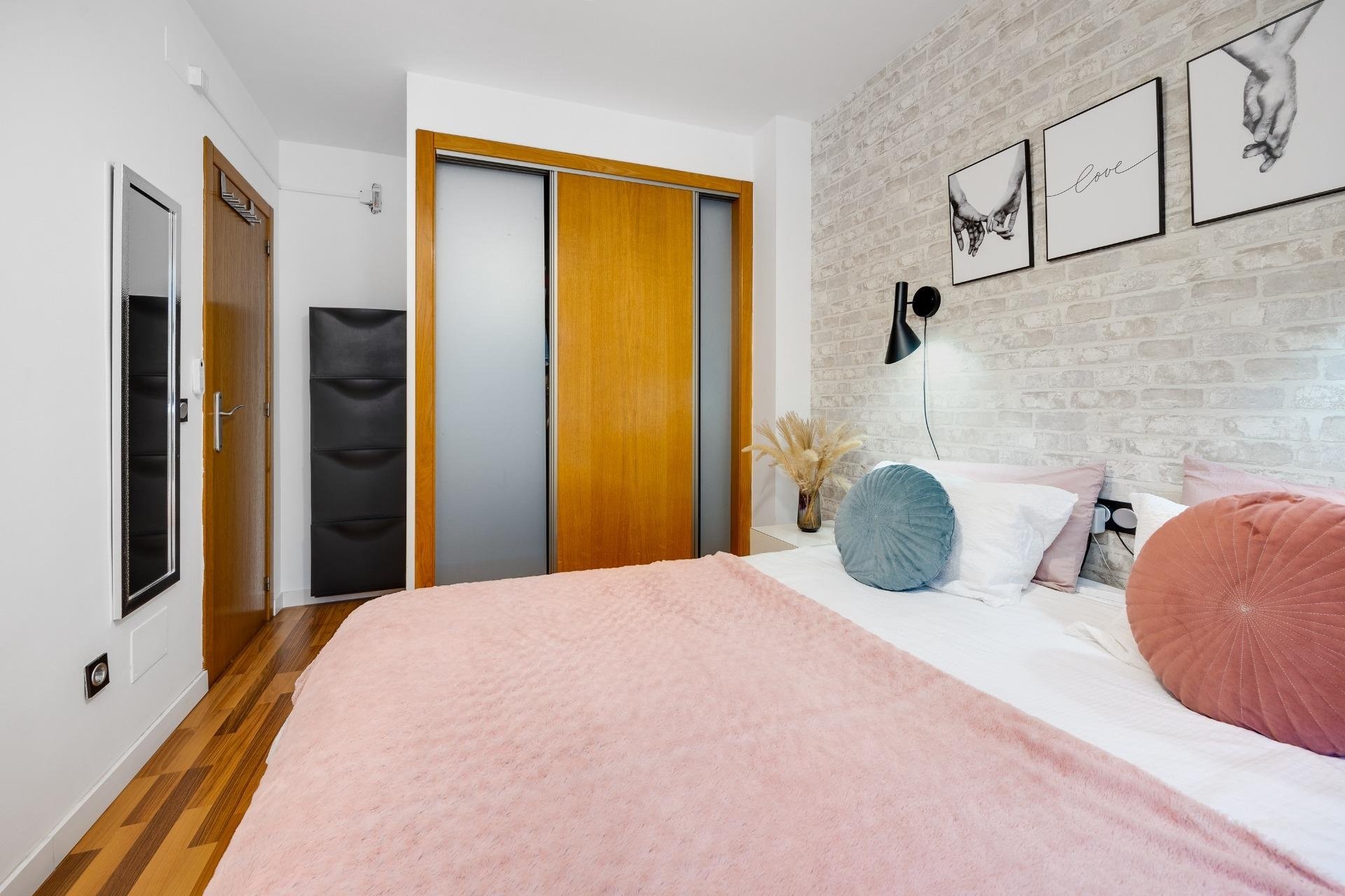 Resale - Villa -
Los Montesinos - La Herrada