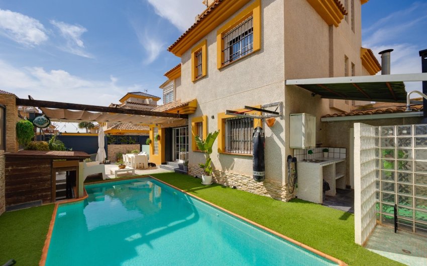 Resale - Villa -
Los Montesinos - La Herrada