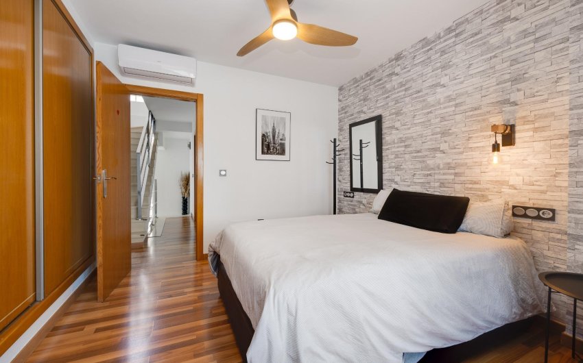 Resale - Villa -
Los Montesinos - La Herrada