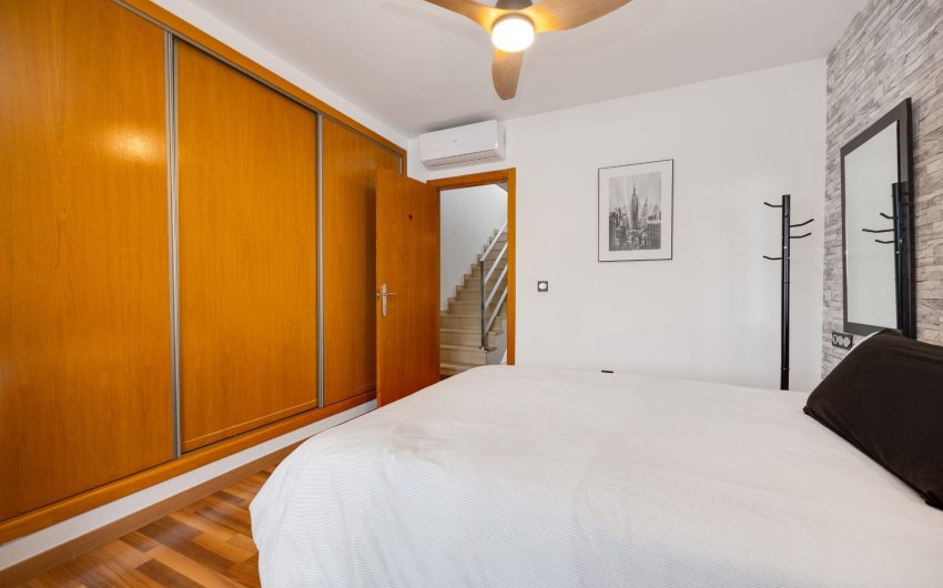 Resale - Villa -
Los Montesinos - La Herrada