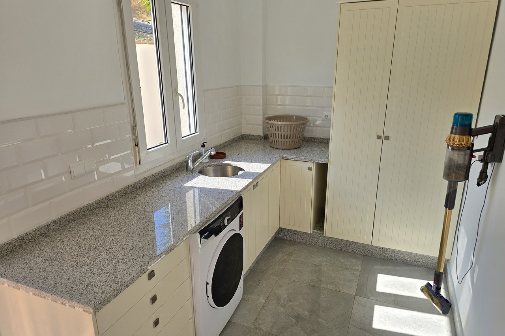 Resale - Villa -
Los Romanes - Inland