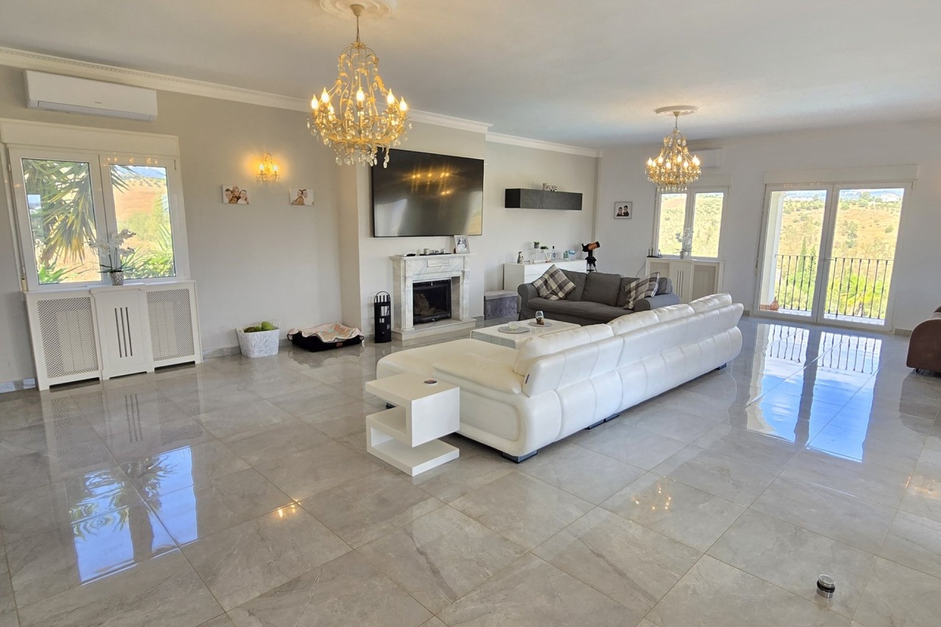 Resale - Villa -
Los Romanes - Inland