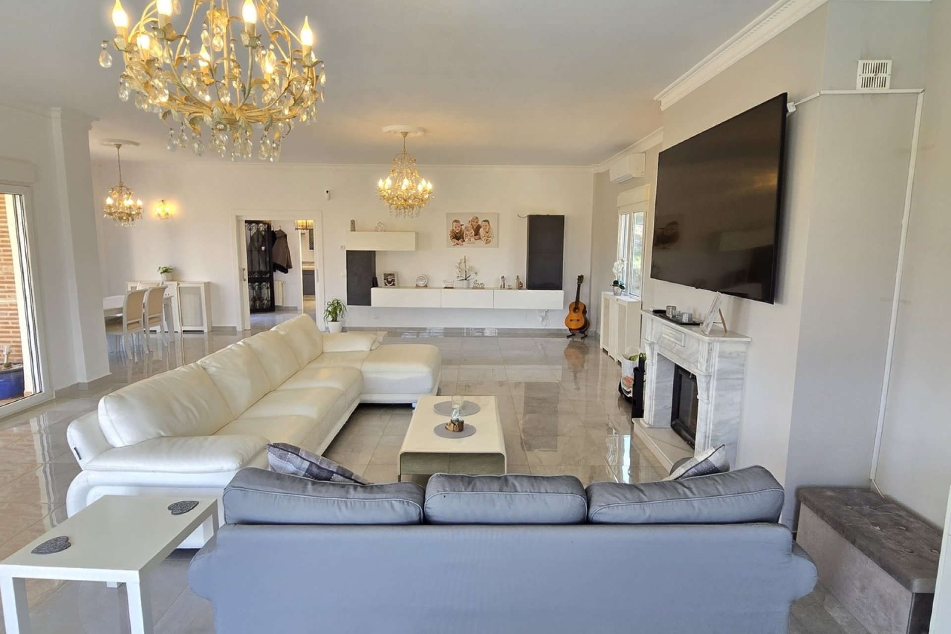 Resale - Villa -
Los Romanes - Inland