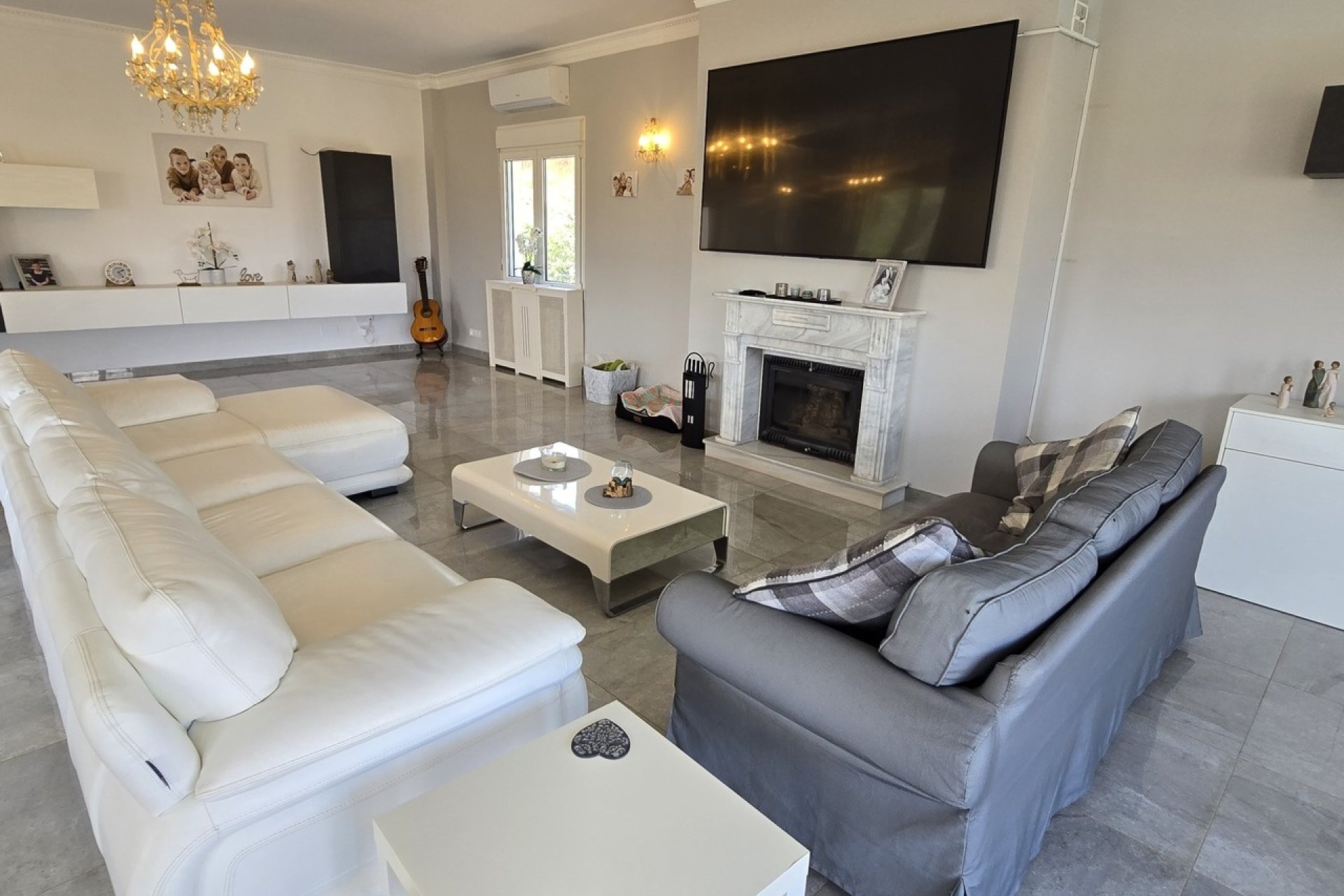 Resale - Villa -
Los Romanes - Inland