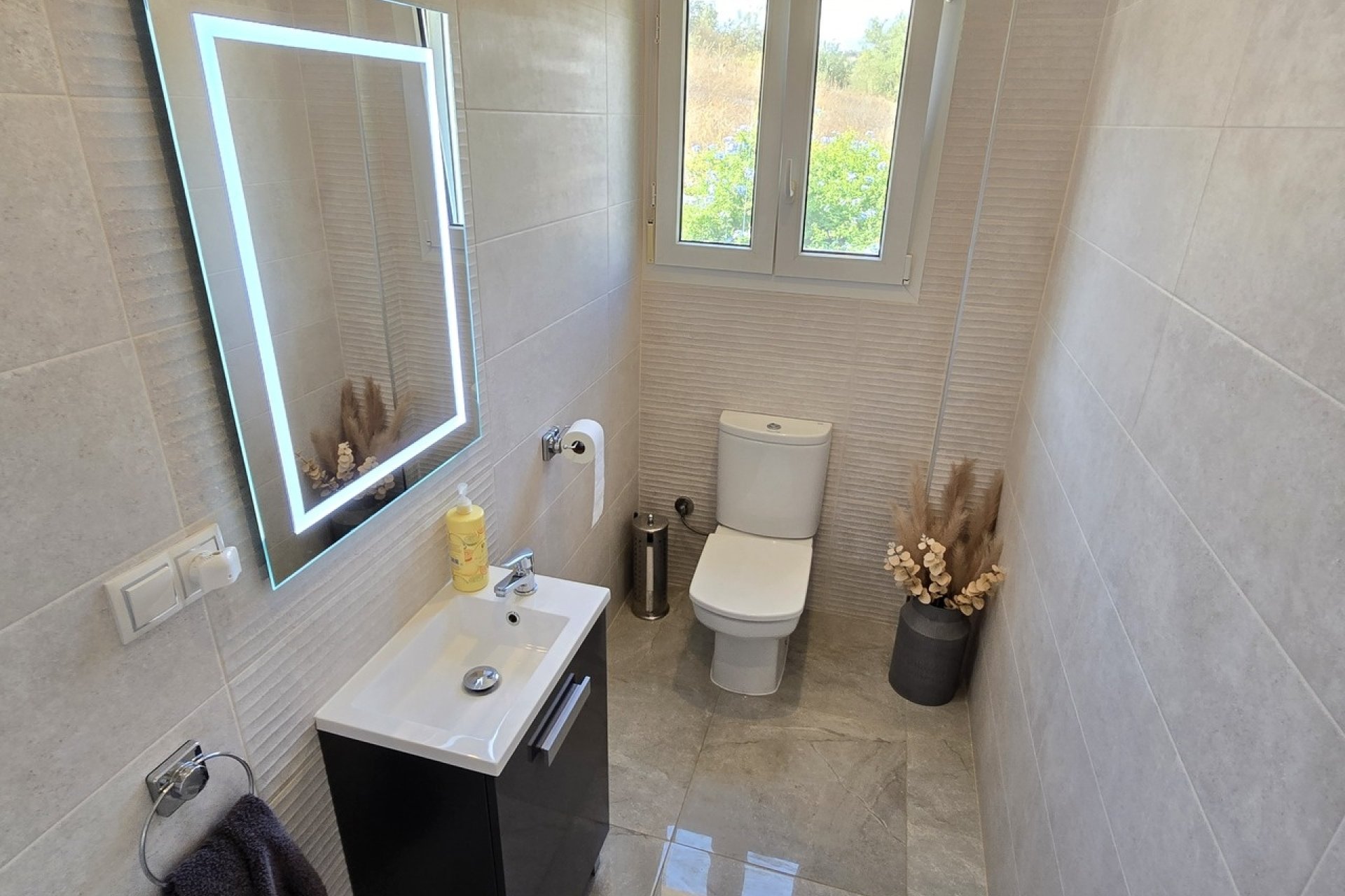 Resale - Villa -
Los Romanes - Inland